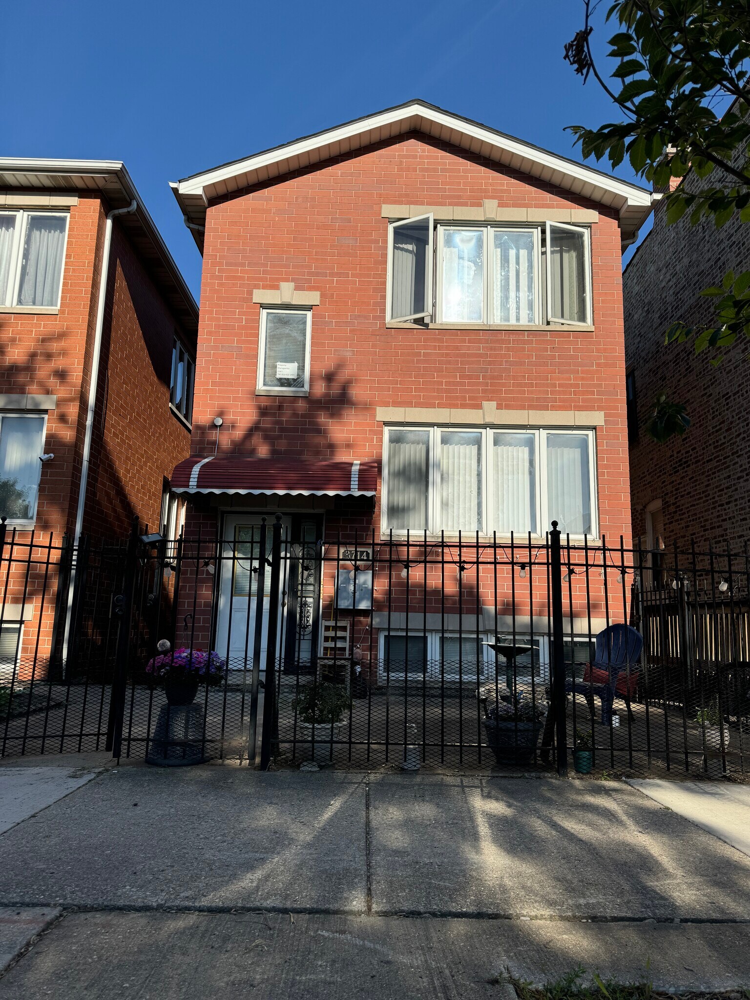 Building Photo - 3714 S Hermitage Ave