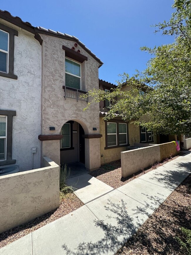 Primary Photo - Unique opportunity! Rent a townhouse in a ...