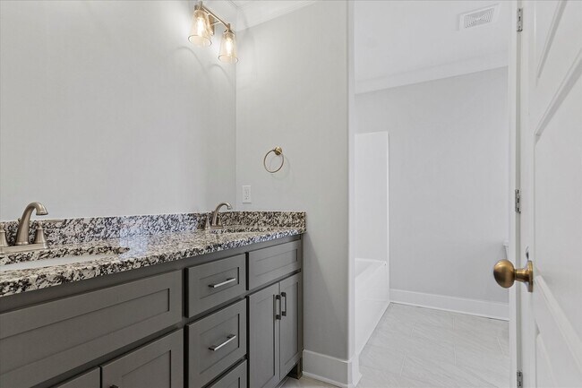 Building Photo - NEW Move in Ready Home!