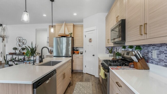 Building Photo - 4162 W Gate Keeper Dr