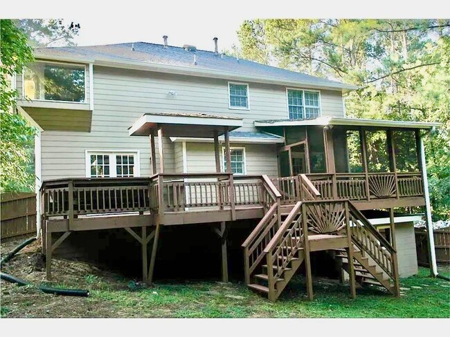 Building Photo - 4636 Breakwater Way NE