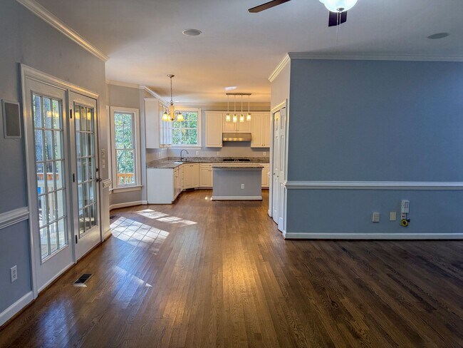 Building Photo - Gorgeous 4-Bedroom Home on a Cul-de-Sac wi...