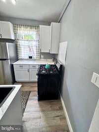 Building Photo - 548 Radnor Ave