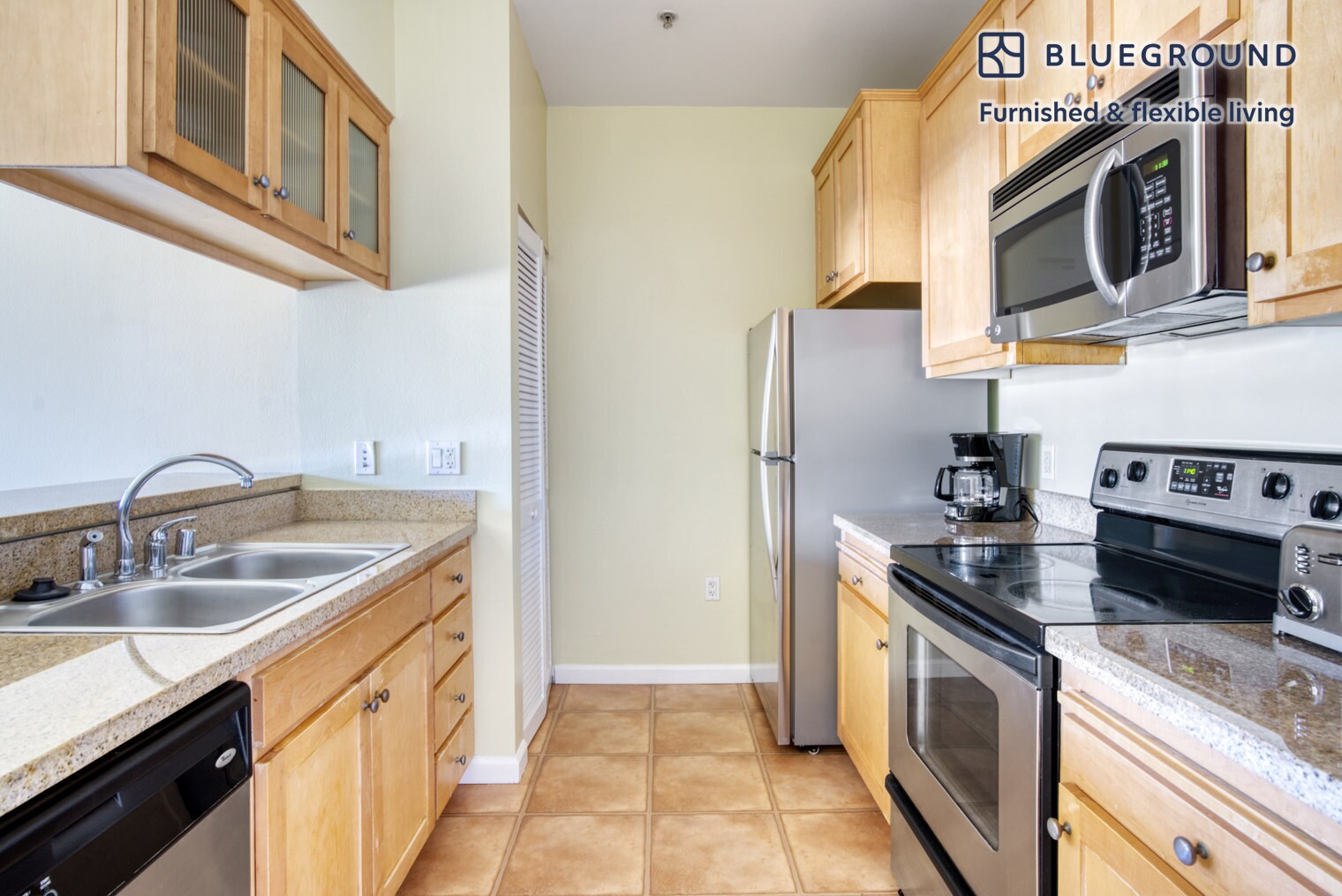 Building Photo - 853 Commodore Dr