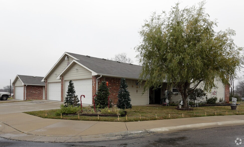 Gardens of Mabank Senior Living Mabank, TX Apartment Finder