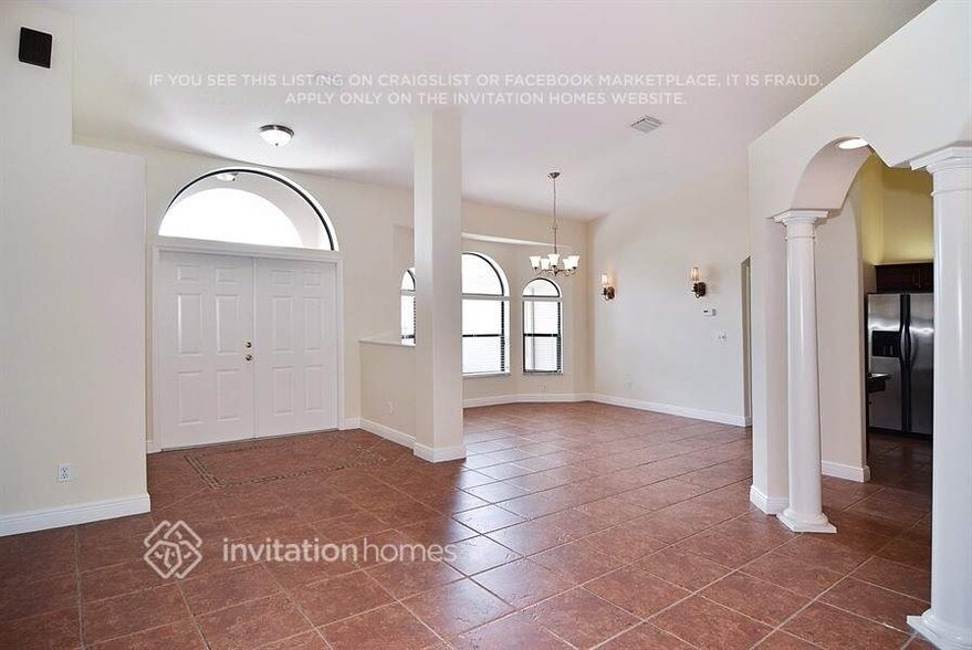 Building Photo - 948 SW Abingdon Ave