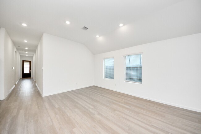 Building Photo - 30327 Tall Fescue Dr