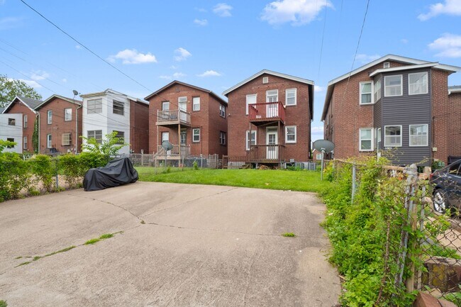 Building Photo - 5505 Rhodes Ave