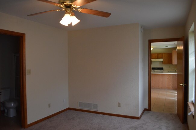 Building Photo - 4200 Derby Ridge Dr