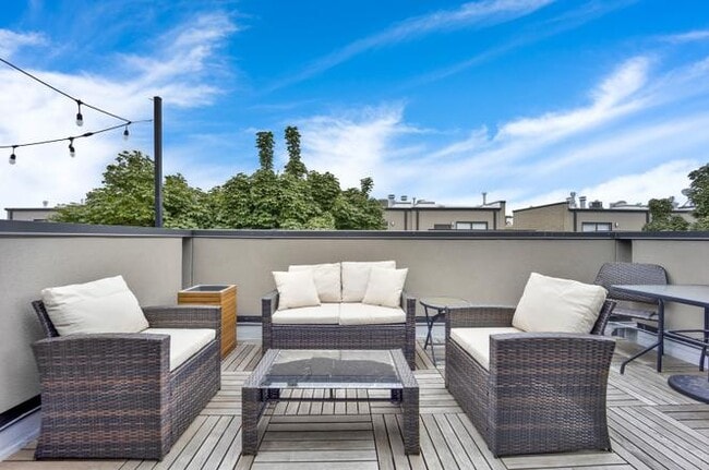 One of 4 outdoor living spaces to enjoy - 1713 W Diversey Pky