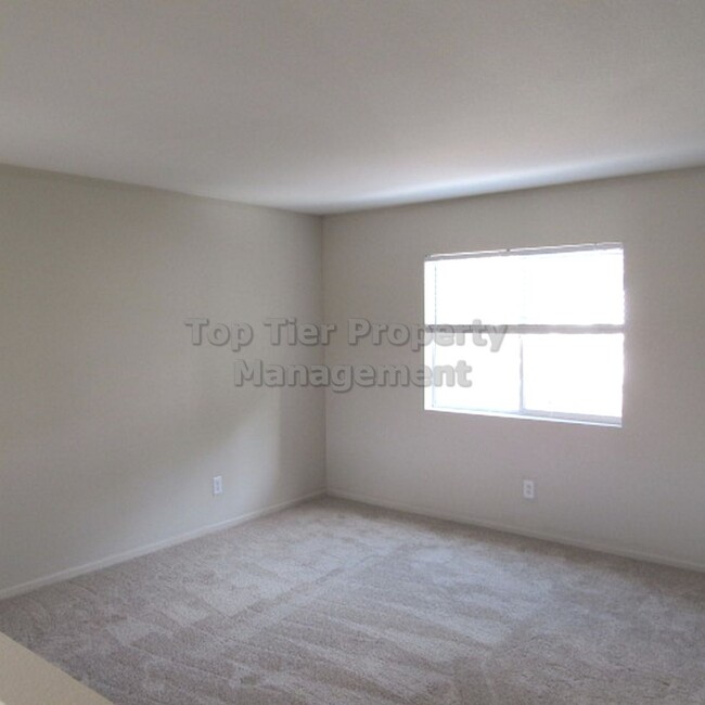Building Photo - ****Beautiful 2 bed/2.5 bath House in Grea...