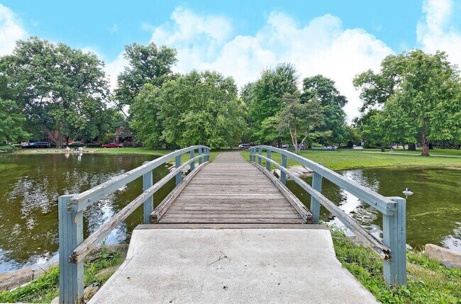 Building Photo - 439 Thurman Ave