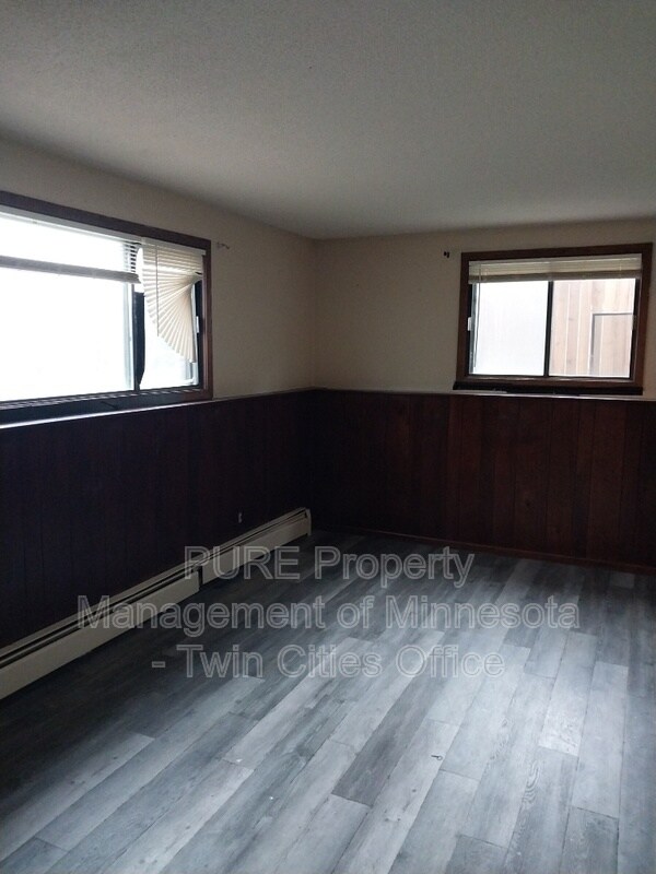 Building Photo - 144 13th Ave S