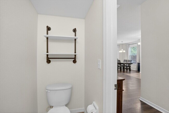 Building Photo - 714 Ashentree Dr