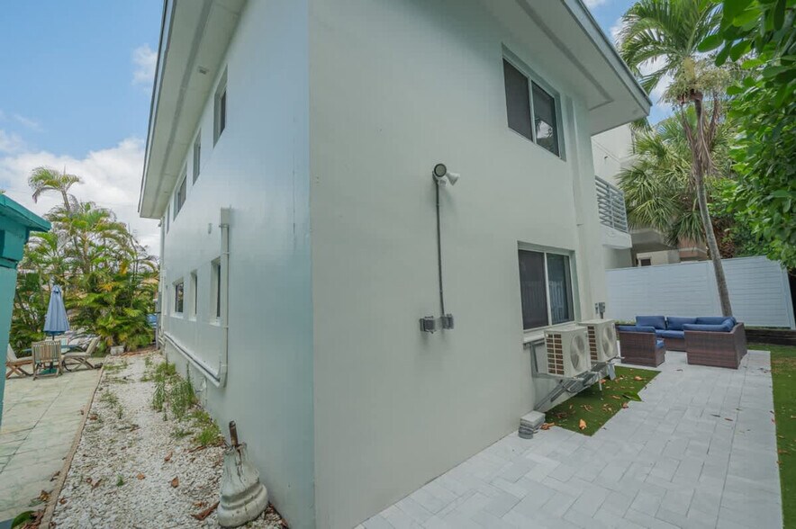 Building Photo - 312 Elm St