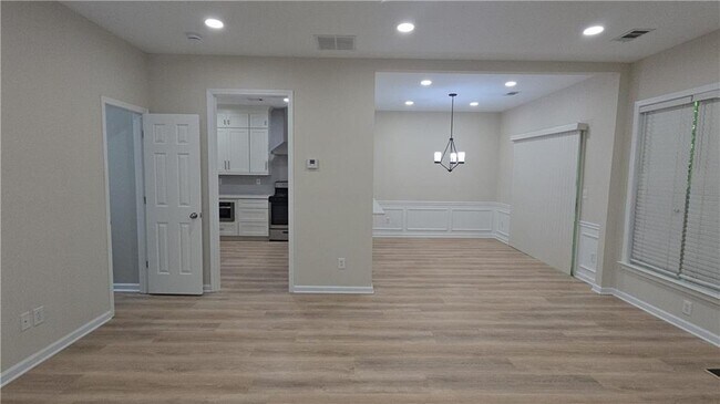 Building Photo - 2424 Elkhorn Ter