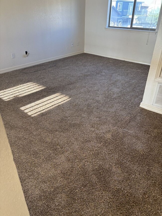 Building Photo - HOLIDAY SPECIAL  $1,695.00 First two month...