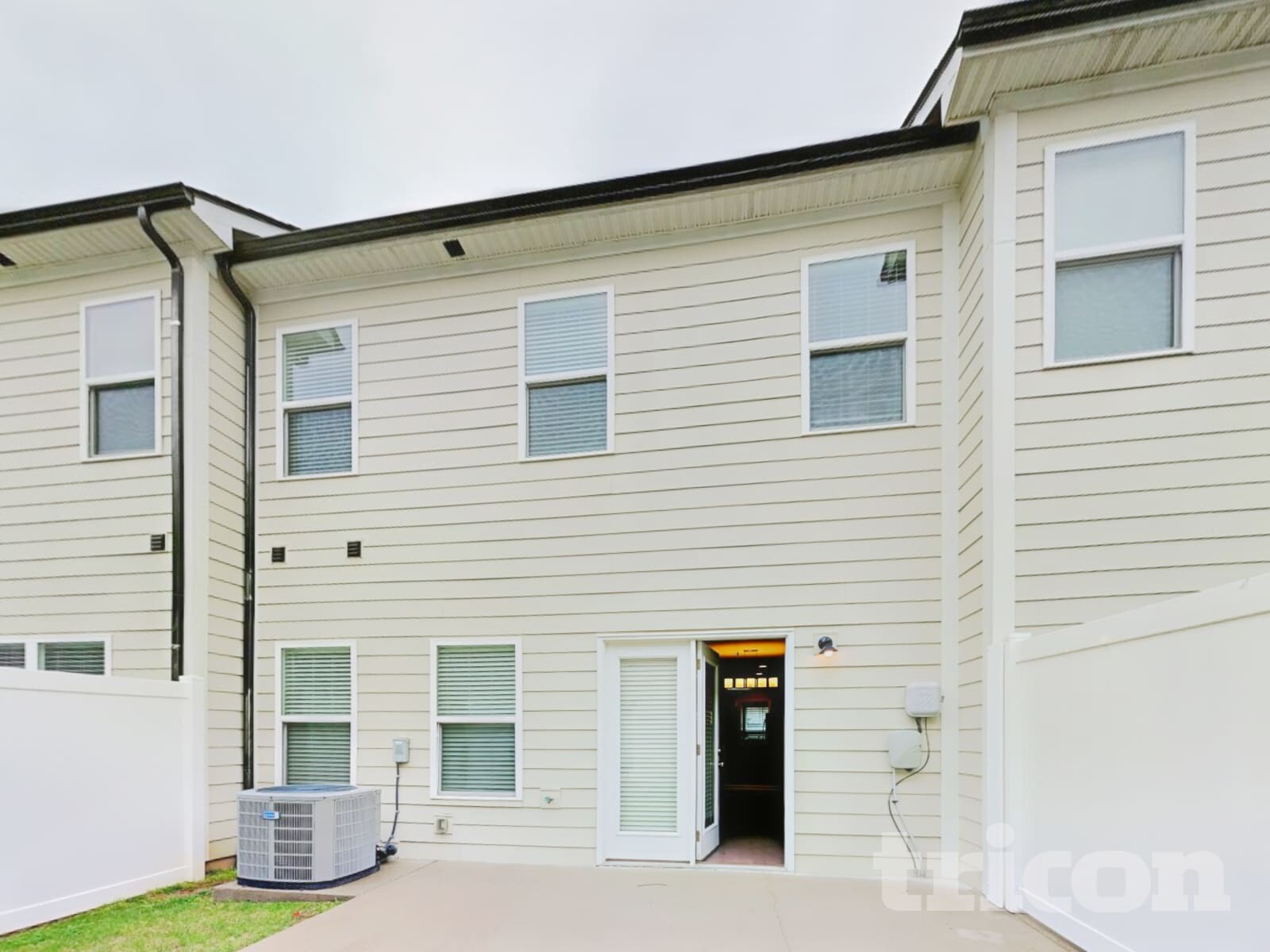 Building Photo - 405 Riverwood Ct