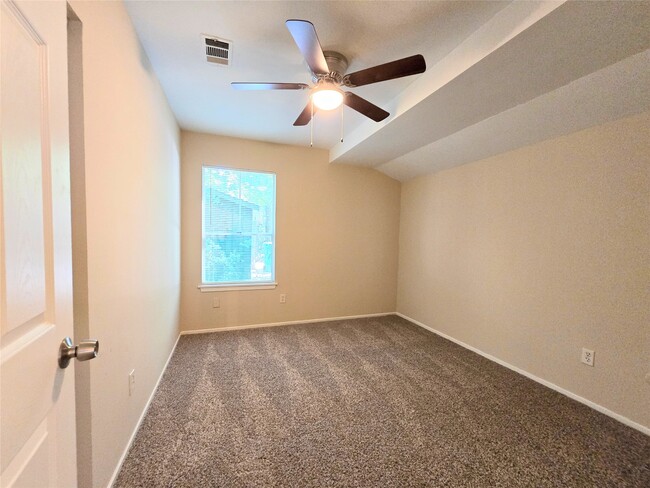 Building Photo - 2602 N Red Cedar Cir