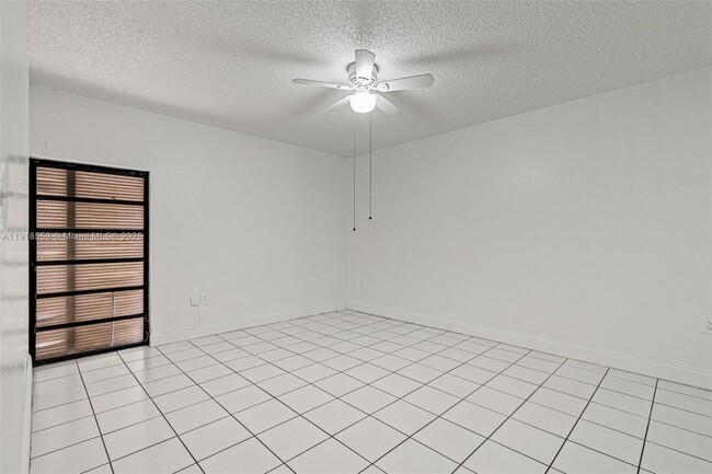 Building Photo - 7003 Crown Gate Ct