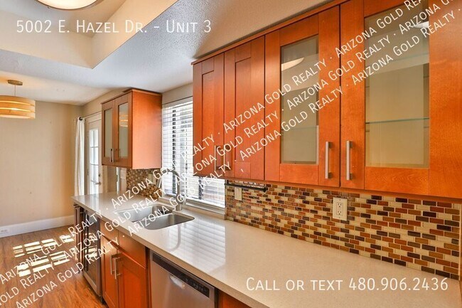 Building Photo - 5002 E Hazel Dr