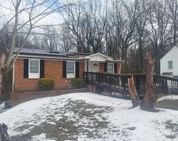 Building Photo - 822 Holt Ave