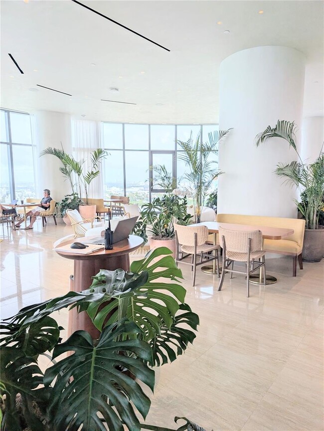 Building Photo - 500 Alton Rd