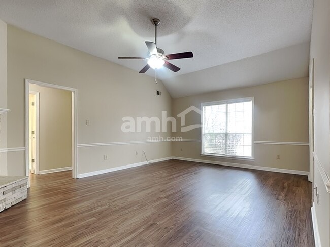 Building Photo - 6556 Brickmont Rd