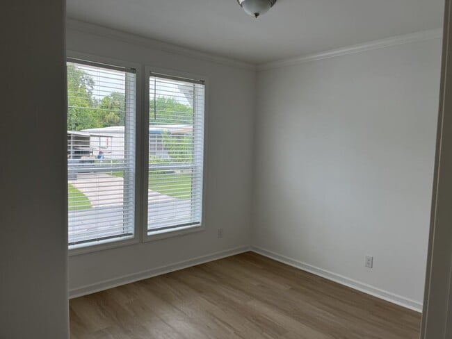 Building Photo - 4208 Long Lake Way