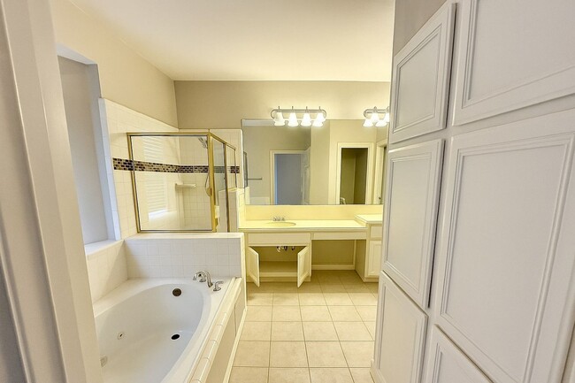 Building Photo - Comfort and Convenience in West Plano Living