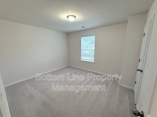 Building Photo - 729 Willshire Falls Dr