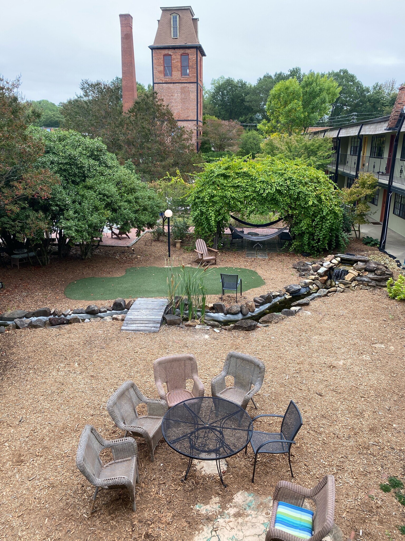 Building Photo - 807 W Trinity Ave