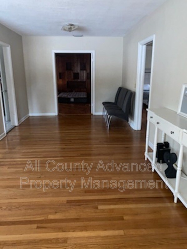 Building Photo - 214 S Highland Ave