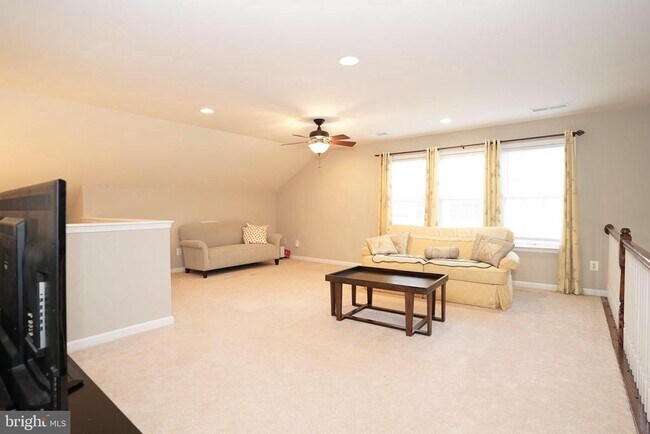 Building Photo - 20779 Crescent Pointe Pl
