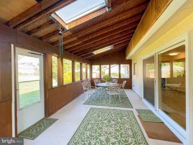 Building Photo - 3418 Medina Ln