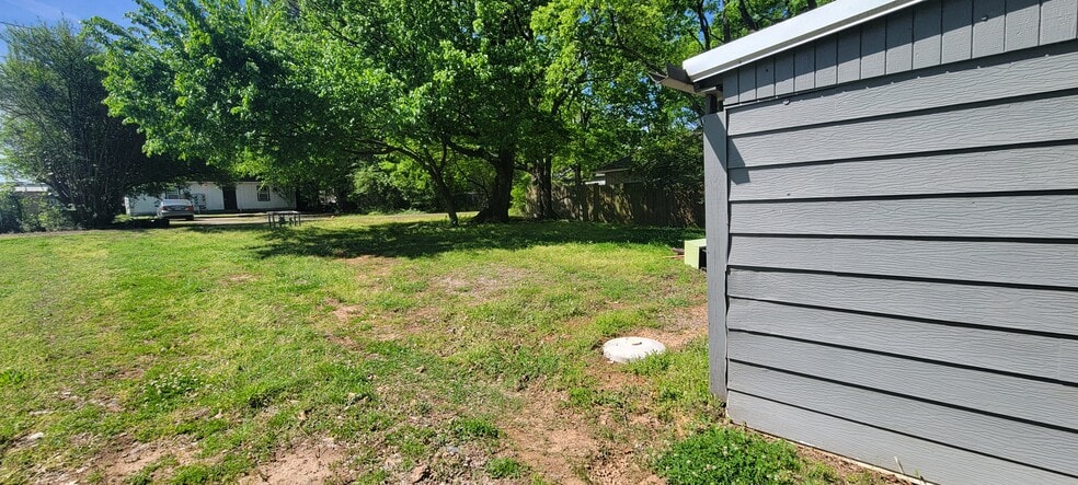 Building Photo - 1914 S S St