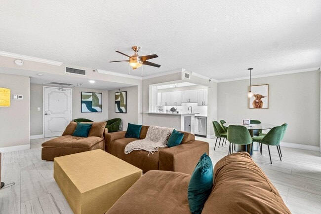 Building Photo - 899 Jeffery St