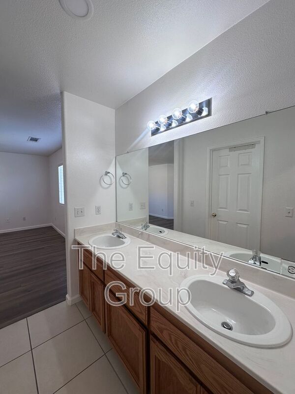 Building Photo - 3908 S Dans St