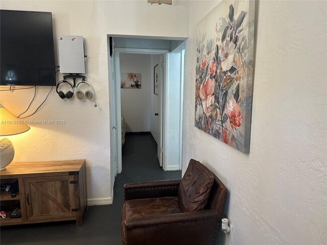 Building Photo - 420 NE 12th St