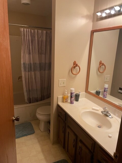 Main upstairs bath - 2016 McKenna Blvd