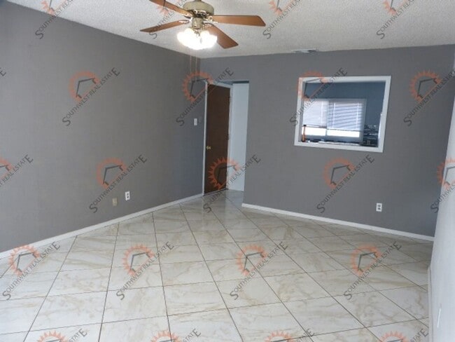 Building Photo - 3 Bed 2 Bath House