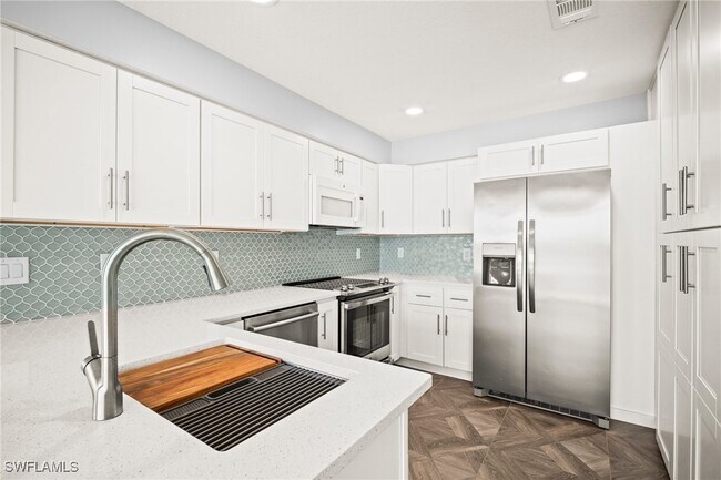 Building Photo - 16261 Coco Hammock Way