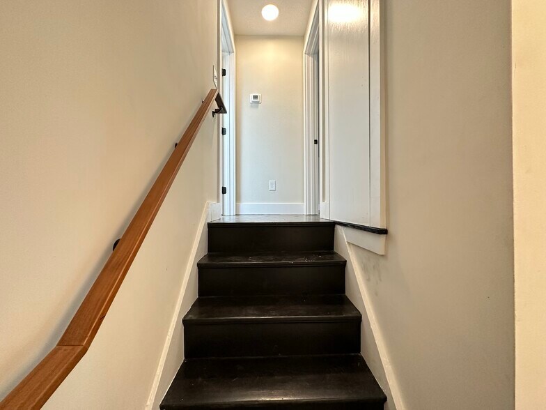 Building Photo - 131 Grampian Way