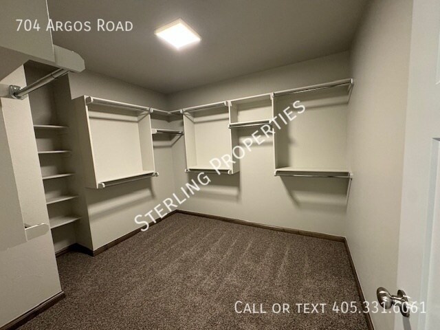 Building Photo - 704 Argos Rd