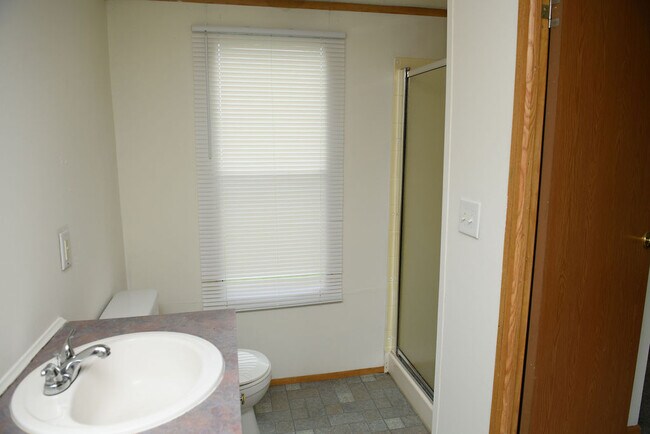 Building Photo - 416 E Steeple Chase Rd