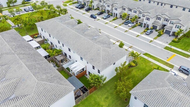 Building Photo - 2652 SE 13th St