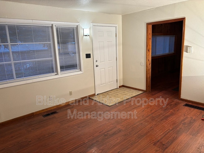 Building Photo - 11632 SE Beckman Ave