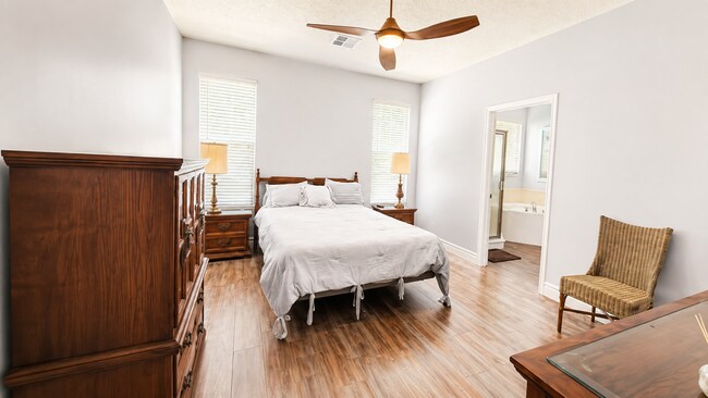 Building Photo - 1806 Sunstar Dr
