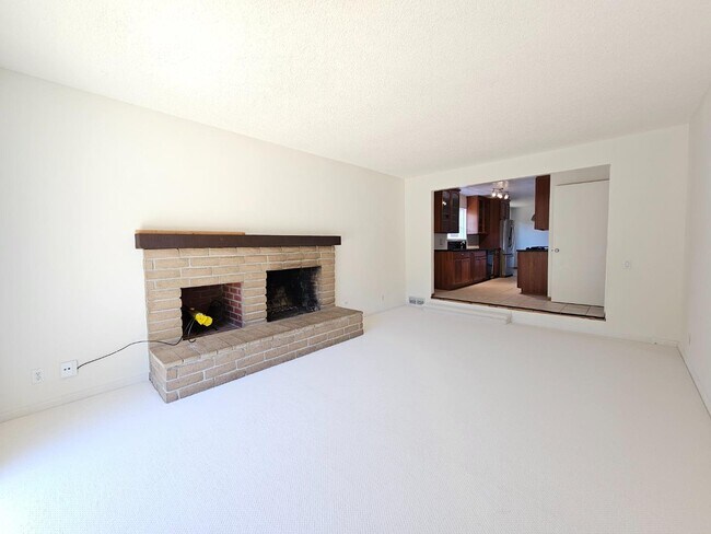 Building Photo - 1344 Tarpon St