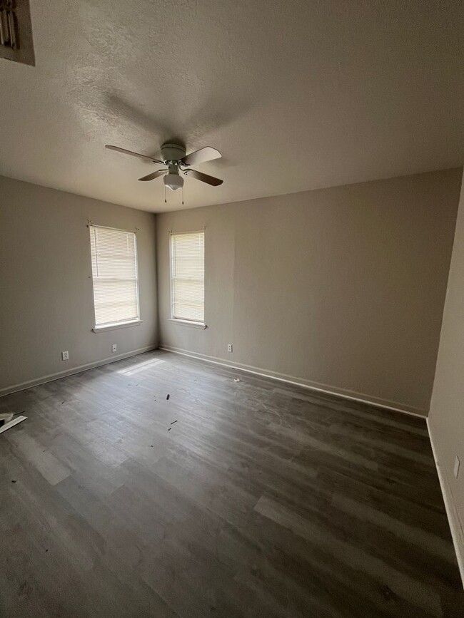 Building Photo - Home for Rent